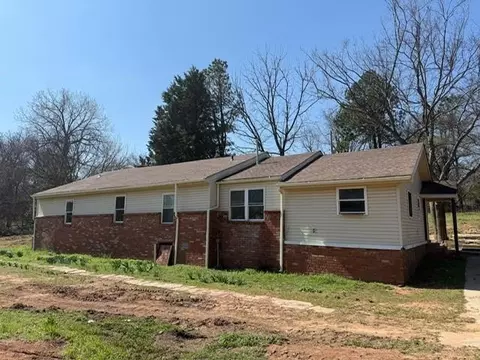 Exterior - 332410 E 1030 Rd, Mcloud, OK 74851 photo 1 of 2