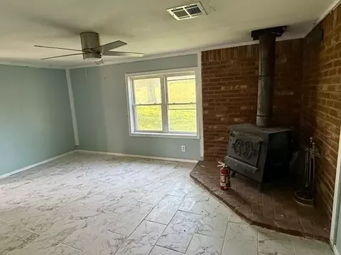 Living - 332410 E 1030 Rd, Mcloud, OK 74851 photo 3 of 4