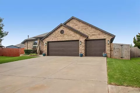1402 Spoonwood Rd, Norman, OK 73071