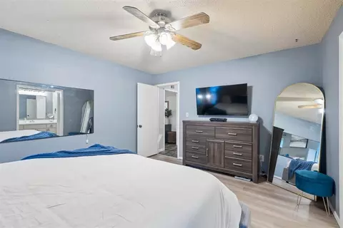 Bedroom - 313 Cherryvale Rd, Edmond, OK 73003 photo 2 of 8