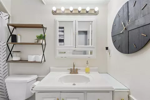 Bath - 313 Cherryvale Rd, Edmond, OK 73003 photo 1 of 4