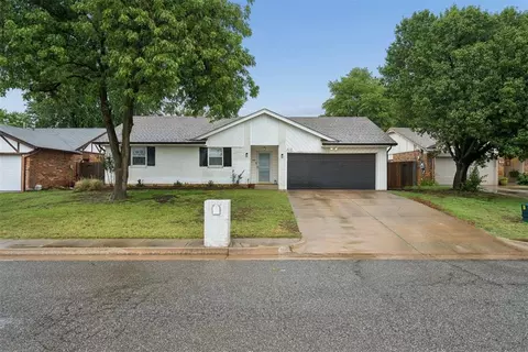 Exterior - 313 Cherryvale Rd, Edmond, OK 73003 photo 2 of 6