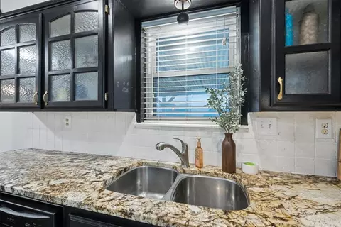 Kitchen - 313 Cherryvale Rd, Edmond, OK 73003 photo 3 of 3