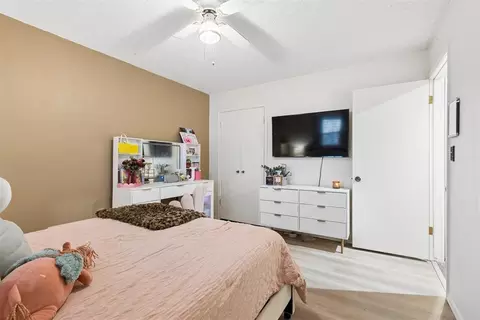 Bedroom - 313 Cherryvale Rd, Edmond, OK 73003 photo 6 of 8