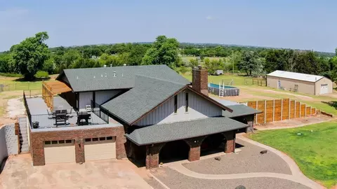 129 Park Dr, Sayre, OK 73662