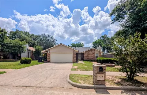 3512 Tiffany Dr, Moore, OK 73160