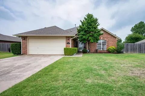 2912 Astor Dr, Norman, OK 73072