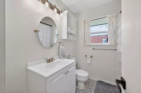 Bath - 1304 E Boyd St, Norman, OK 73071 photo 1 of 3