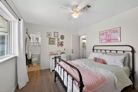 Bedroom - 1304 E Boyd St, Norman, OK 73071 photo 3 of 4