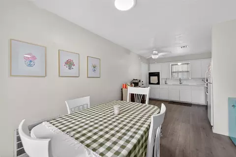 Dining - 1304 E Boyd St, Norman, OK 73071 photo 2 of 2