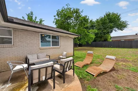 Exterior - 1304 E Boyd St, Norman, OK 73071 photo 4 of 5