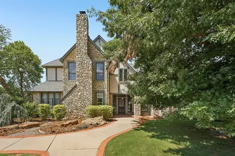 425 Country Club Dr, Edmond, OK 73025