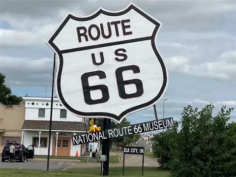 1401 W 3rd St, Elk City, OK 73644