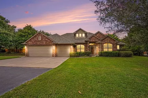 1401 Townsend Gln, Blanchard, OK 73010