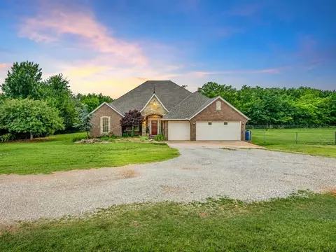 2805 NEdmond Rd, Piedmont, OK 73078