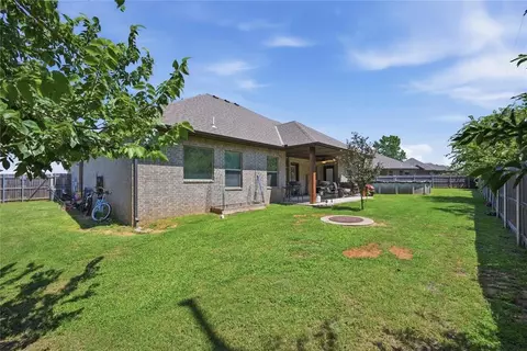 Exterior - 279 Timber Ln, Harrah, OK 73045 photo 6 of 8