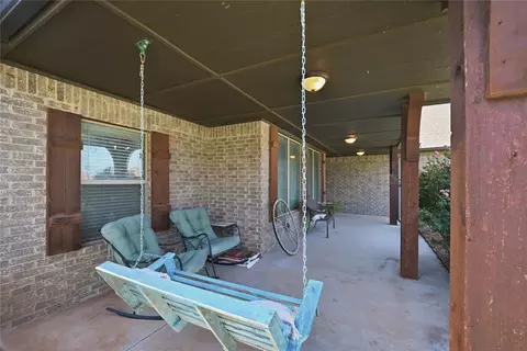 Exterior - 279 Timber Ln, Harrah, OK 73045 photo 4 of 8
