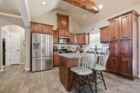 Kitchen - 279 Timber Ln, Harrah, OK 73045 photo 1 of 2