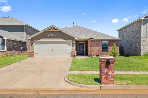 1105 NW 3rd St, Newcastle, OK 73065