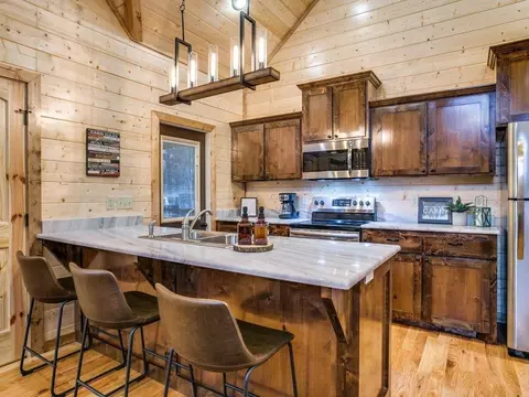 Kitchen - 164 Lonely Maple Trl, Broken Bow, OK 74728 photo 1 of 2
