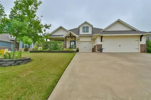 1305 N Storybrook Ave, Mustang, OK 73064
