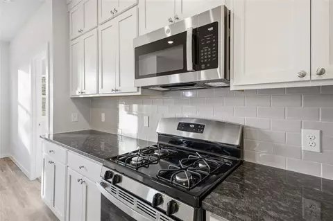 Kitchen - 1723 Elm Cir, Tuttle, OK 73089 photo 2 of 3
