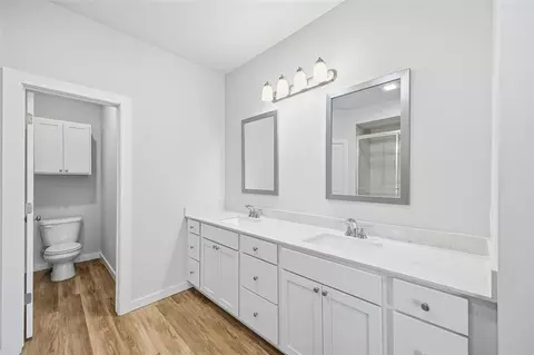 Bath - 1723 Elm Cir, Tuttle, OK 73089 photo 1 of 7