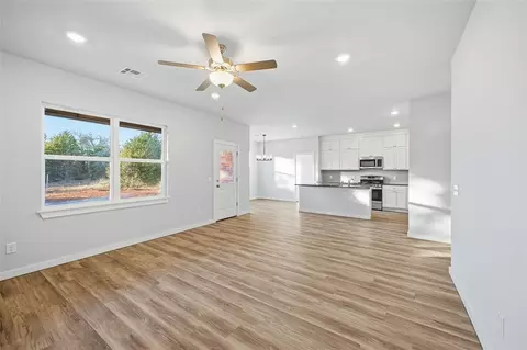 Living - 1723 Elm Cir, Tuttle, OK 73089 photo 2 of 2