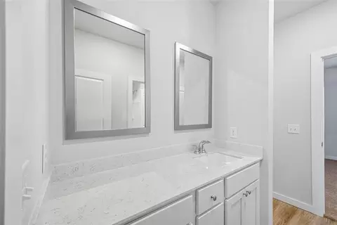 Bath - 1723 Elm Cir, Tuttle, OK 73089 photo 4 of 7