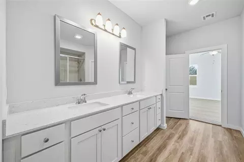 Entry Way - 1723 Elm Cir, Tuttle, OK 73089 photo 4 of 8