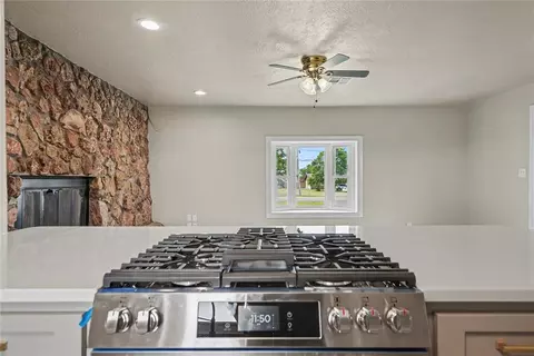 Kitchen - 601 E Warren Rd, Blair, OK 73526 photo 4 of 6