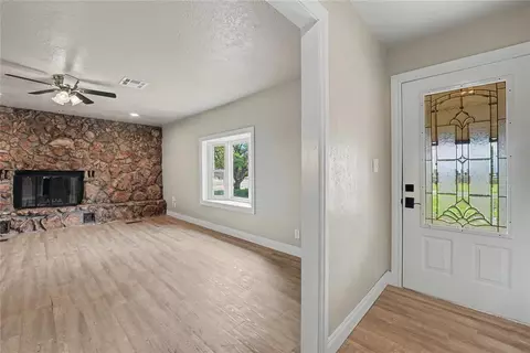 Living - 601 E Warren Rd, Blair, OK 73526 photo 5 of 7