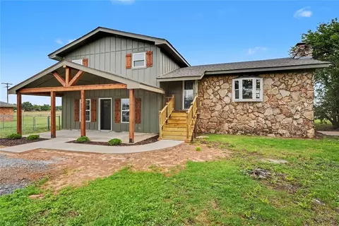 Exterior - 601 E Warren Rd, Blair, OK 73526 photo 2 of 11