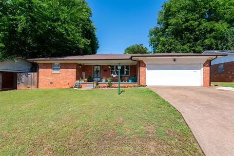 1125 N Walker Dr, Guthrie, OK 73044