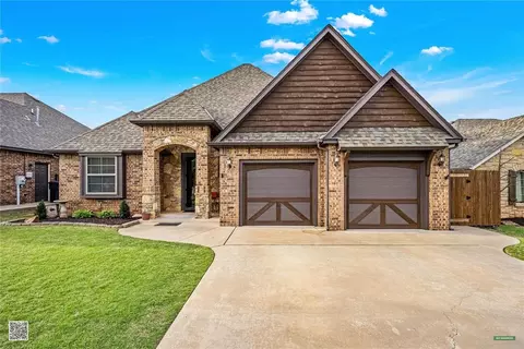10813 NW 35th St, Yukon, OK 73099