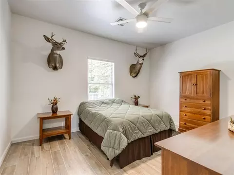 Bedroom - 17656 Deer Trl, Mcloud, OK 74851 photo 5 of 5