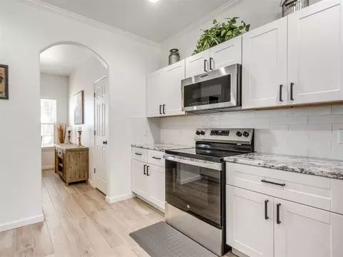 Kitchen - 17656 Deer Trl, Mcloud, OK 74851 photo 2 of 4