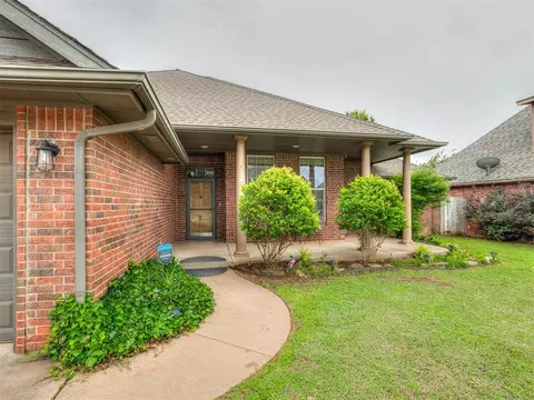 316 E Charlotte Ter, Mustang, OK 73064