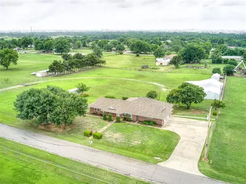 5740 Willow Brook Ln, Norman, OK 73069