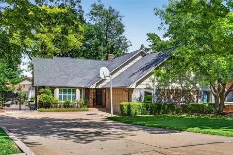 712 East Dr, Edmond, OK 73034