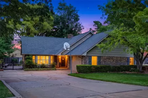 712 East Dr, Edmond, OK 73034