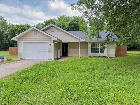 300 N 4th St, Davis, OK 73030
