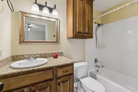 Bath - 313 E Clegern Ave, Edmond, OK 73034 photo 1 of 2