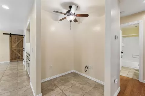 Entry Way - 313 E Clegern Ave, Edmond, OK 73034 photo 1 of 2