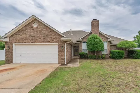 1800 Henson Ct, Shawnee, OK 74804