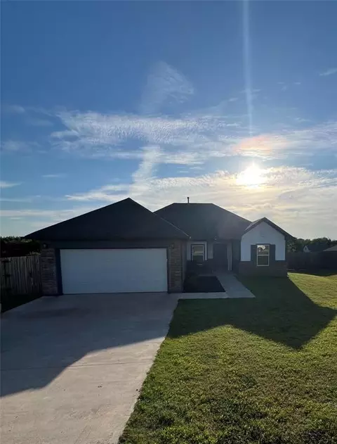 13133 Huntington Dr, Edmond, OK 73025