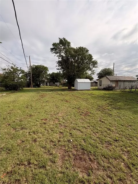 Exterior - 919 Lee Ora St, Altus, OK 73521 photo 1 of 1