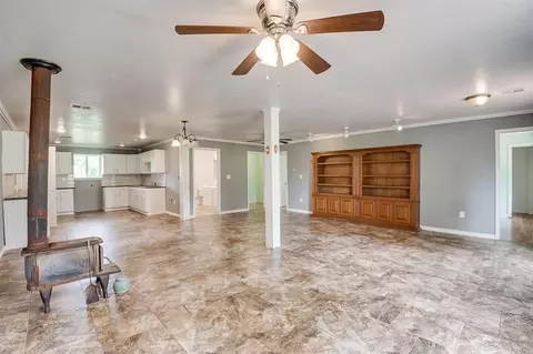 Living - 331743 E 1020 Rd, Harrah, OK 73045 photo 3 of 5