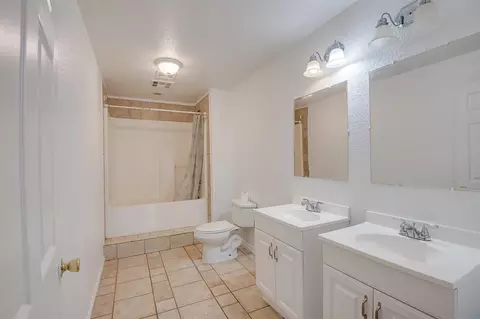 Bath - 331743 E 1020 Rd, Harrah, OK 73045 photo 1 of 6