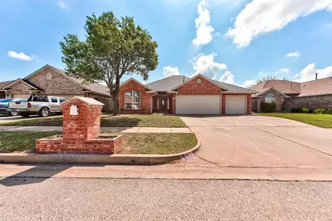 9216 Lakecrest Dr, Oklahoma City, OK 73159